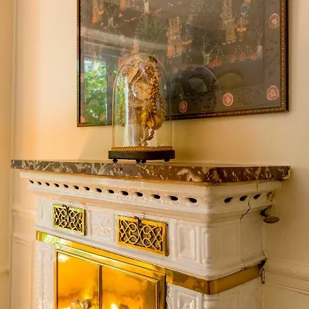Veeve - An Antique Abode In Montparnasse *